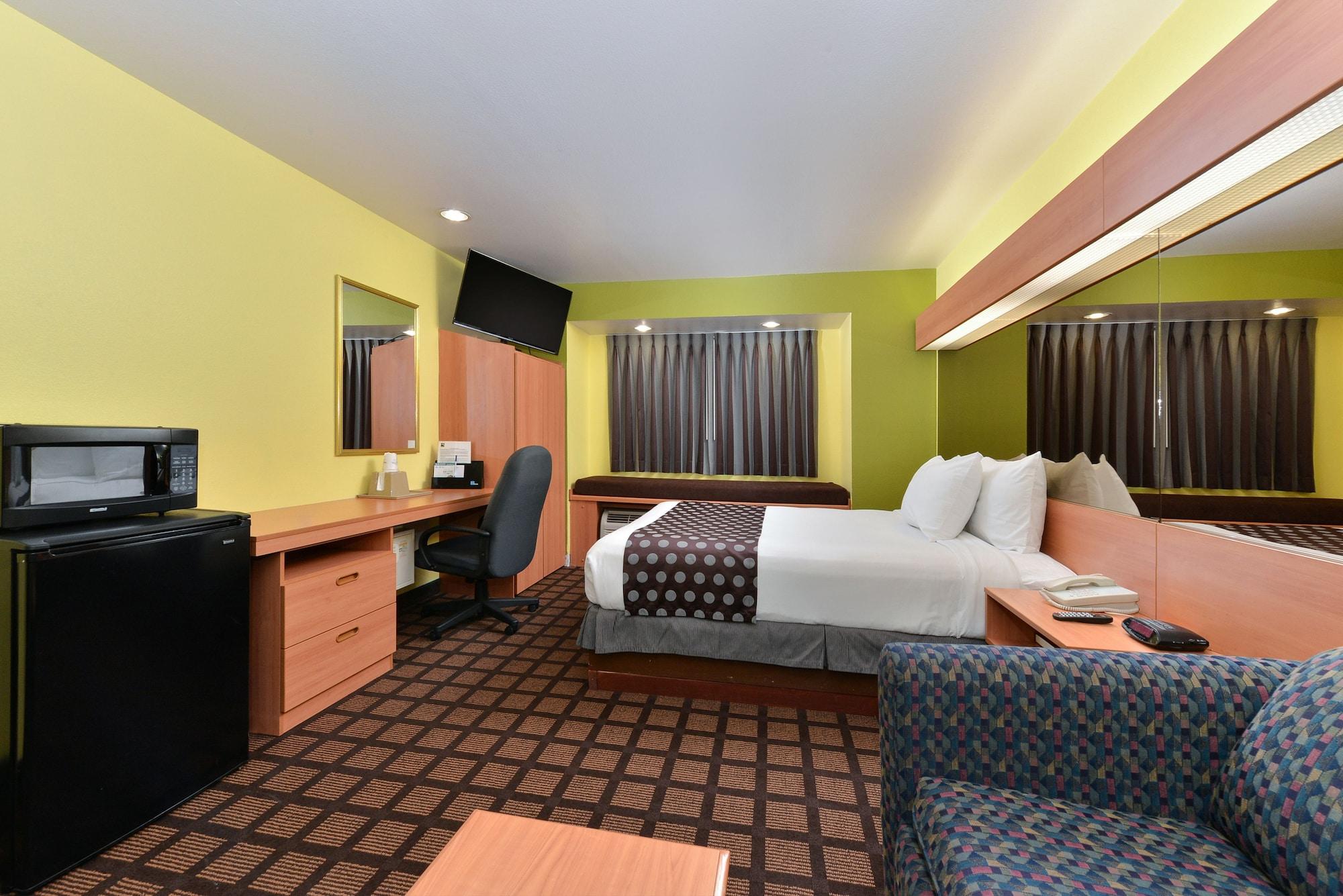 Microtel Inn & Suites By Wyndham Ft. Worth North/At Fossil Fort Worth Exterior foto