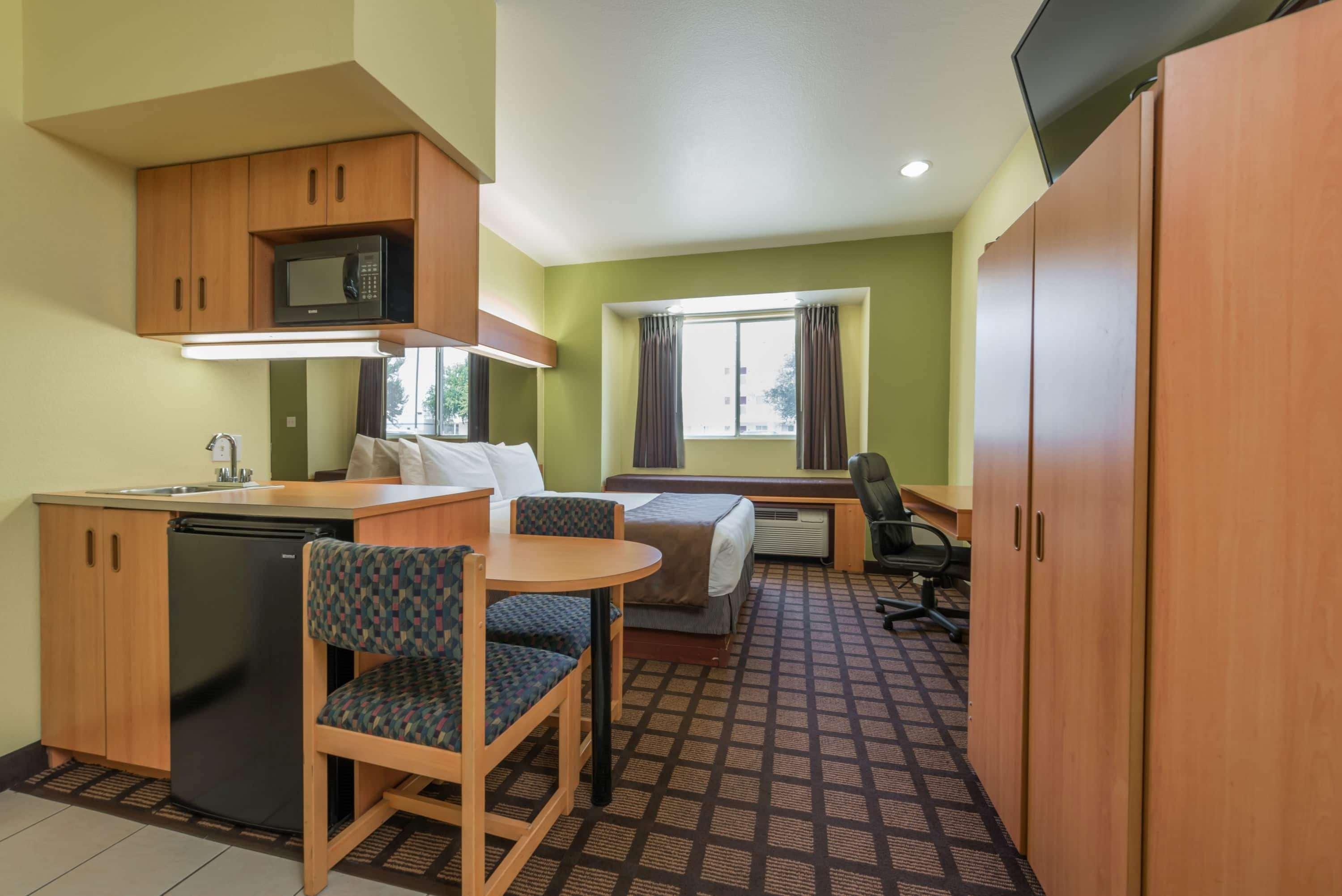 Microtel Inn & Suites By Wyndham Ft. Worth North/At Fossil Fort Worth Exterior foto
